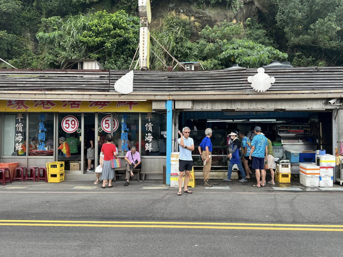 走訪三貂嶺秘境，轉角又發現新美味！和平島阿拉伯數字標示的餐廳，誰最有人氣？謝金河揭關鍵